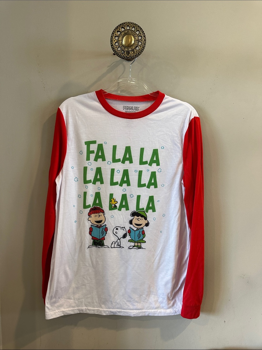 Peanuts Men’s White & Red Long-Sleeve Holiday Tee